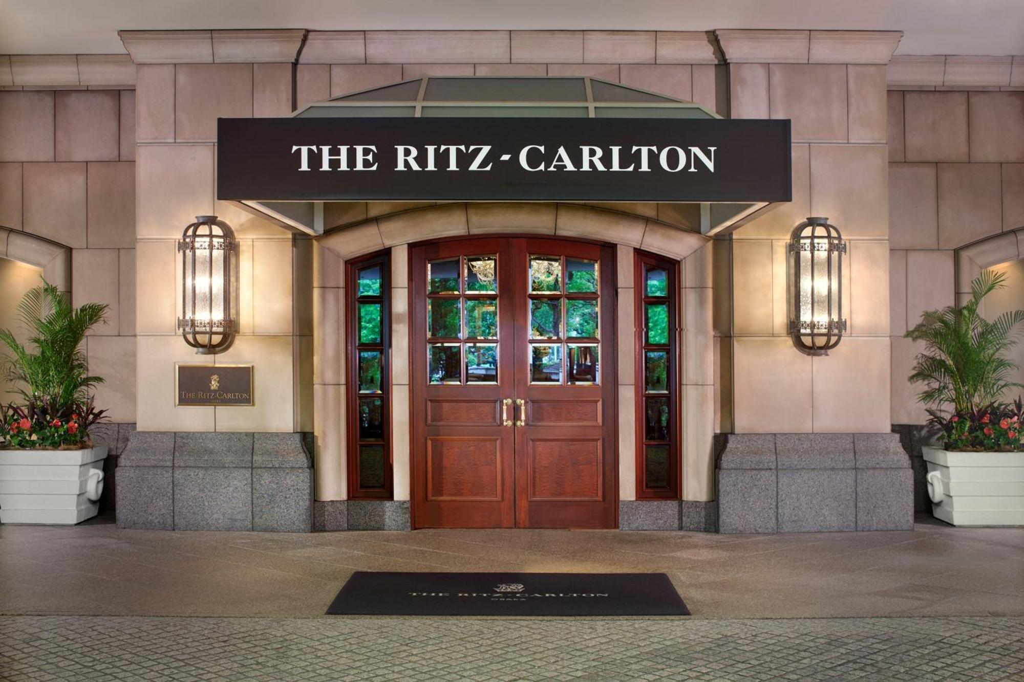 The Ritz-Carlton Osaka Exterior foto